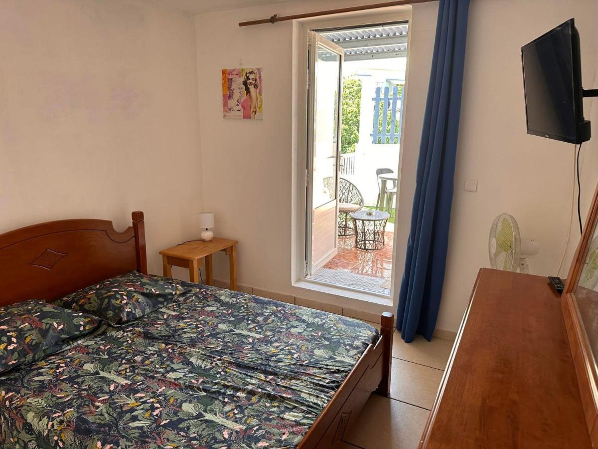 Chez Chouchou Bed & Breakfast Riviere Saint-Louis Exterior photo